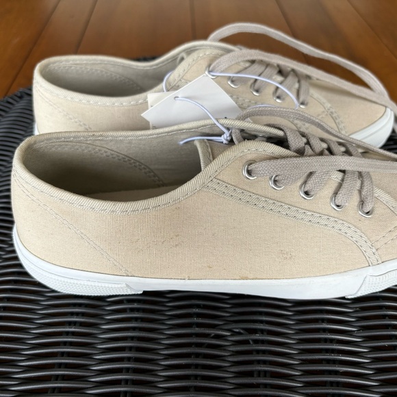 🆕OLD NAVY Canvas Lace-up Sneakers - Picture 6 of 8